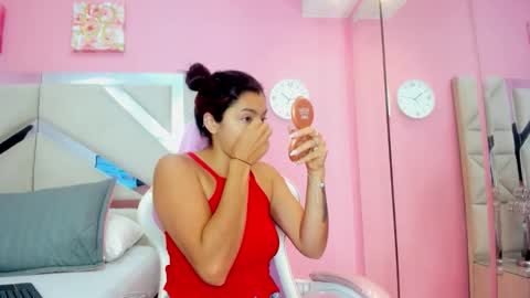 Gabby online show from April 22, 3:20 am