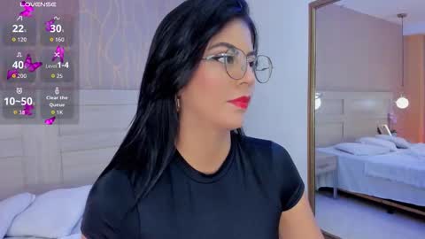 Snapshot of gabbyyowen_ chatting on December 15, 11:58 am Gabby online show from December 15, 11:58 am