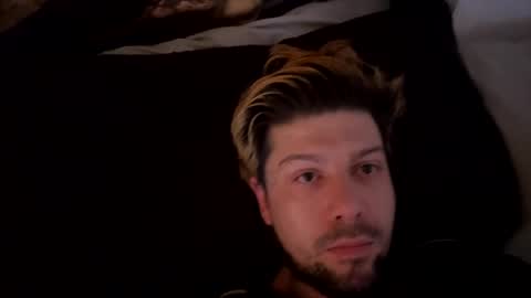 yeeah online show from December 8, 4:35 am