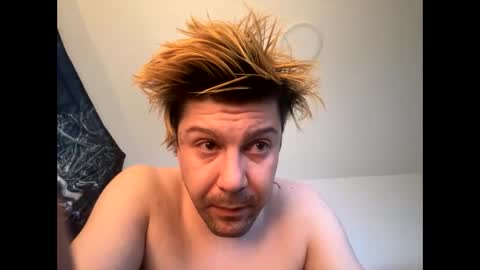 yeeah online show from December 11, 7:46 pm