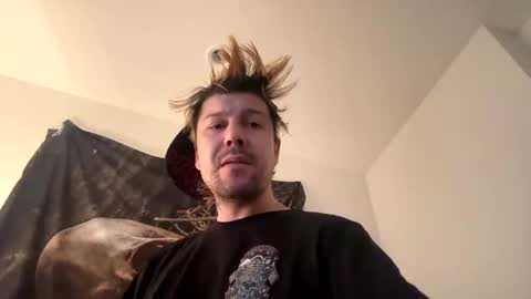 yeeah online show from December 16, 6:32 am