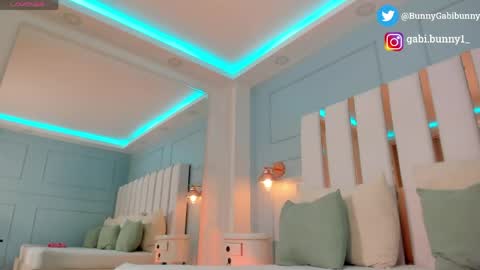 Gabi  online show from April 15, 6:04 pm