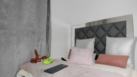 Snapshot of gabi_gonzales chatting on February 5, 4:37 am Instagram soygabi g online show from February 5, 4:37 am