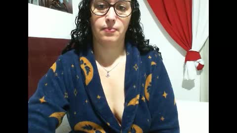 gaby  layla online show from May 21, 7:10 pm