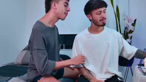 gabriel_and_geronimo online show from November 21, 1:37 am