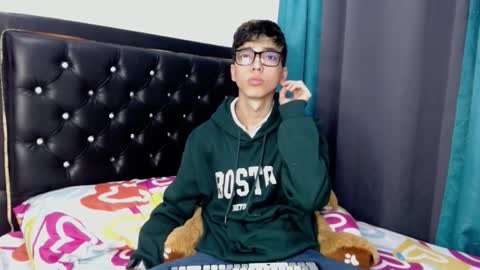 gabriel_x18 online show from February 17, 5:26 am