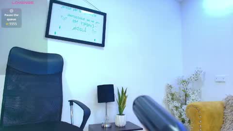 Snapshot of gabriela_meow chatting on May 2, 12:43 pm Gabby online show from May 2, 12:43 pm
