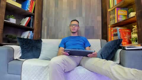 gabrieldraven online show from September 22, 7:38 pm