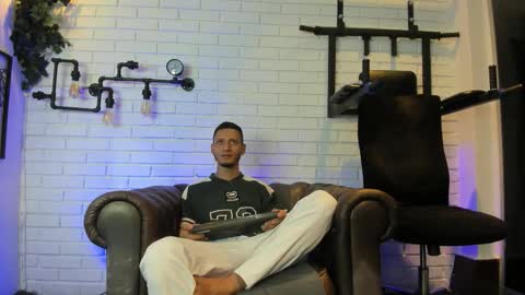 gabrieldraven online show from October 4, 7:45 pm
