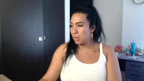 Snapshot of gaby_bluexx chatting on June 16, 12:08 pm Gaby Blue online show from June 16, 12:08 pm