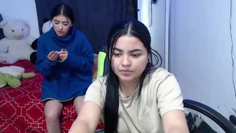 Snapshot of gaby_foz chatting on December 14, 3:40 am Gabriela online show from December 14, 3:40 am