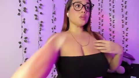Snapshot of gaby_millers chatting on August 5, 3:42 am Gabysita online show from August 5, 3:42 am