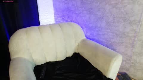          online show from November 5, 2:00 am