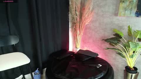          online show from November 16, 1:33 am