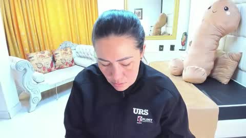 Snapshot of gaby_trent chatting on October 7, 2:14 pm gabriela online show from October 7, 2:14 pm