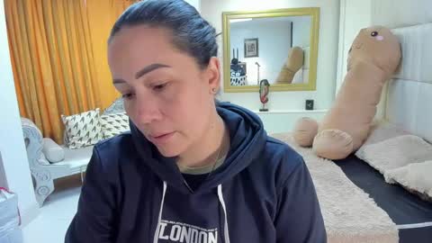 Snapshot of gaby_trent chatting on November 24, 2:50 pm gabriela online show from November 24, 2:50 pm