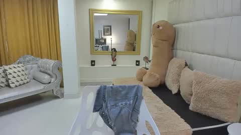 Snapshot of gaby_trent chatting on December 13, 7:53 pm gabriela online show from December 13, 7:53 pm