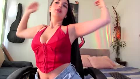 gabyaridiii online show from April 28, 3:39 pm