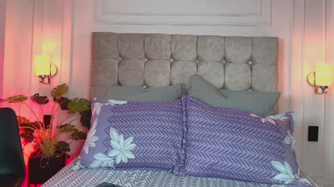 GabyEvans online show from April 10, 12:10 pm