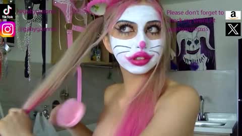 gabygumms online show from October 4, 1:20 pm