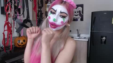 gabygumms online show from October 8, 2:47 pm