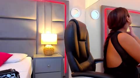 Snapshot of gabymoreau chatting on January 18, 1:26 pm gabymoreau online show from January 18, 1:26 pm
