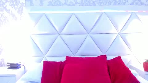 gabymoreau online show from June 24, 4:50 pm