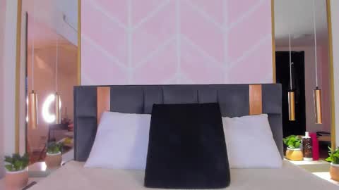 Gaby online show from November 10, 8:30 pm