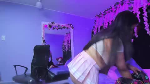 gabby cooper online show from November 11, 2:44 am