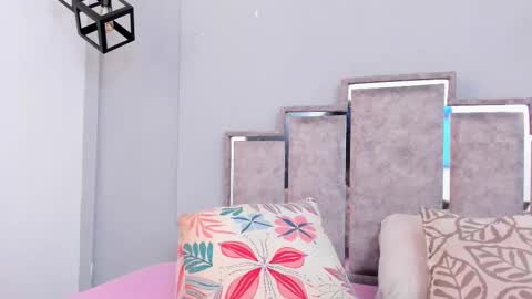 Snapshot of gabyyjones chatting on February 15, 11:39 am gabyyjones online show from February 15, 11:39 am