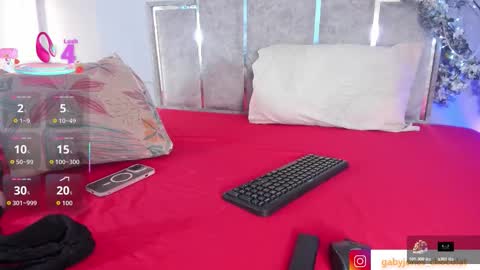 gabyyjones online show from November 9, 11:30 am