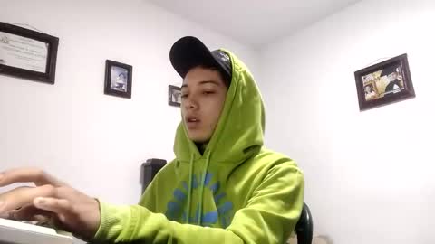 Snapshot of gadiel_sex chatting on October 13, 12:05 pm gadiel_sex online show from October 13, 12:05 pm