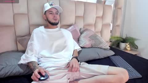 Snapshot of gael_coral chatting on November 3, 4:03 am Gael Coral some hot latinos online show from November 3, 4:03 am