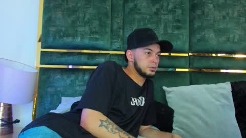 Snapshot of gael_coral chatting on November 30, 2:10 pm Gael Coral some hot latinos online show from November 30, 2:10 pm