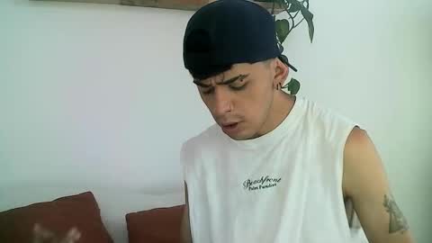 Snapshot of gaelgarcia07 chatting on February 15, 7:43 pm Gael Garca online show from February 15, 7:43 pm