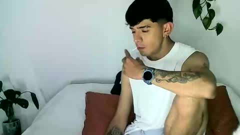 Snapshot of gaelgarcia07 chatting on February 18, 4:52 am Gael Garca online show from February 18, 4:52 am