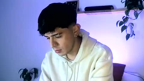 Snapshot of gaelgarcia07 chatting on February 25, 12:42 am Gael Garca online show from February 25, 12:42 am