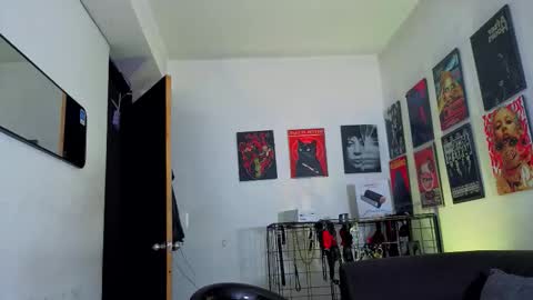Snapshot of gaeloconner chatting on October 14, 2:01 am Gael Conner online show from October 14, 2:01 am