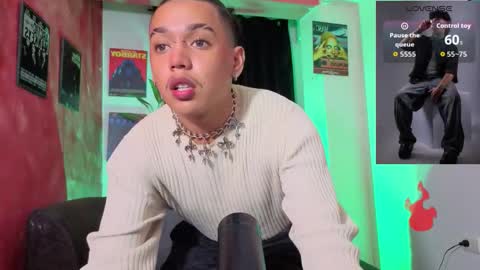 Snapshot of gaeloconner chatting on January 10, 4:03 am Gael Conner online show from January 10, 4:03 am