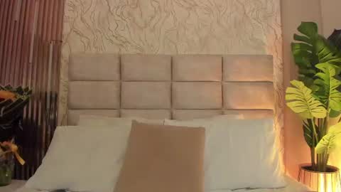 Snapshot of gaia_stonne chatting on July 15, 12:21 pm gaia_stonne online show from July 15, 12:21 pm