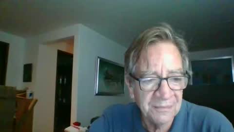 Snapshot of galloboy5 chatting on December 16, 5:34 am galloboy5 online show from December 16, 5:34 am