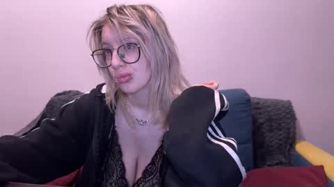 Snapshot of gamachu_ulfinaa chatting on October 31, 8:21 pm GaamachuuUlfinaa online show from October 31, 8:21 pm