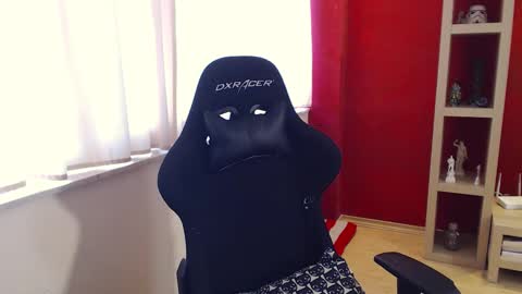 Snapshot of gangstalover8 chatting on December 18, 10:19 am GangstaLover online show from December 18, 10:19 am