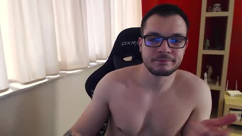 Snapshot of gangstalover8 chatting on December 22, 11:44 am GangstaLover online show from December 22, 11:44 am