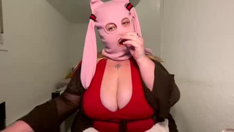 gapetrainee online show from November 17, 10:15 pm