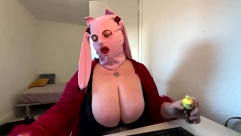 gapetrainee online show from November 21, 3:54 pm