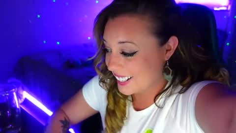 Snapshot of garagesex22 chatting on December 18, 11:27 am Jenna - be back MONDAY night. online show from December 18, 11:27 am