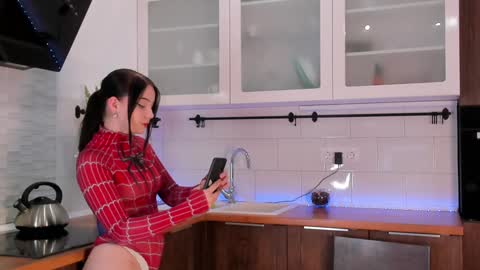 Snapshot of garden_flower chatting on January 22, 3:31 am Violla online show from January 22, 3:31 am