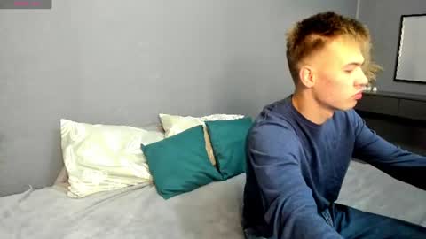Max and Eva online show from June 24, 4:22 am