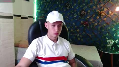 garuo_18 online show from November 25, 3:39 am